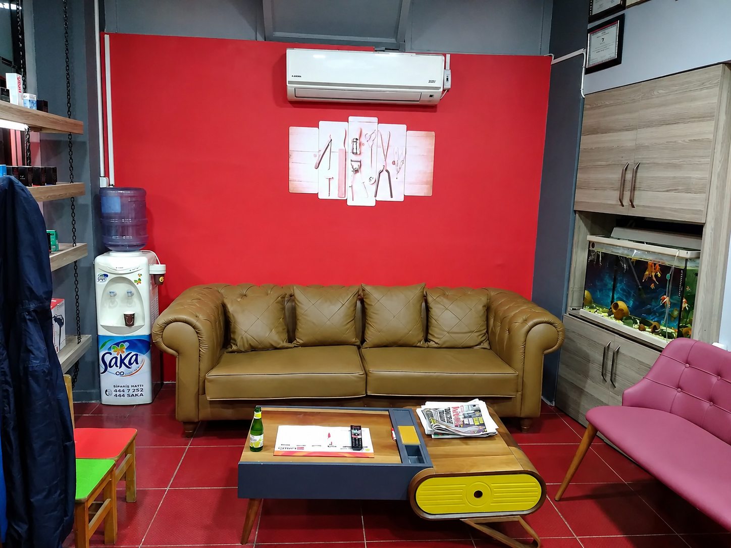 Salon By Şükrü dinlenme ve bekleme alanı