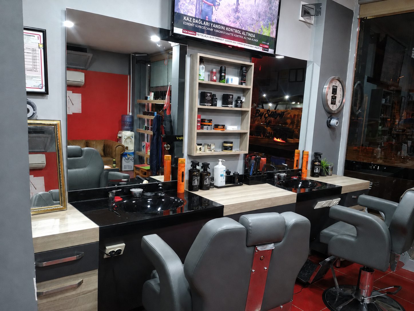 Salon By Şükrü tıraş alanı